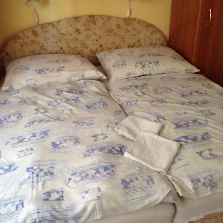 Alom Haz Apartment