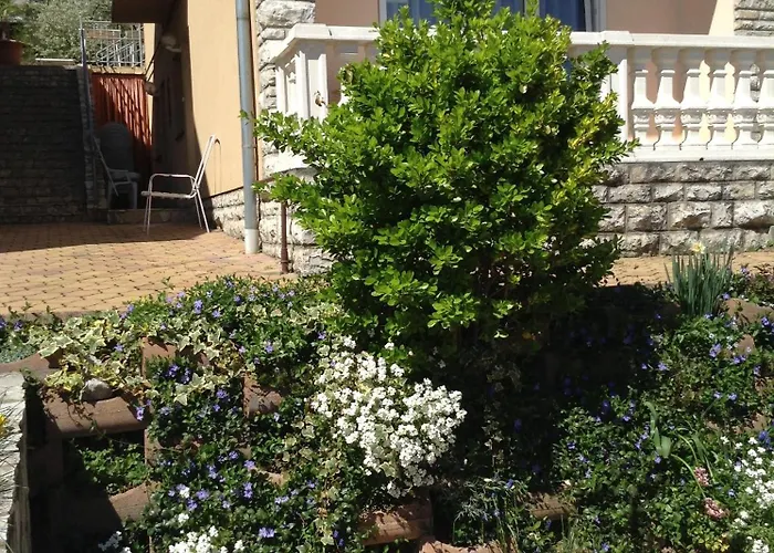 Alom Haz Appartement *